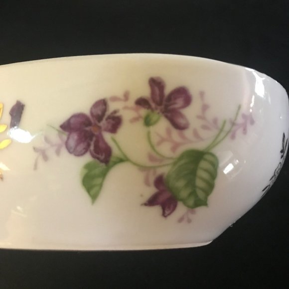 Vintage Ucagco Ceramic Japan Egg Shaped Covered Dish Roses - Picture 7 of 7